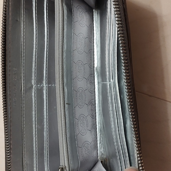 Dark Gray Metallic MK Wallet - Picture 5 of 8